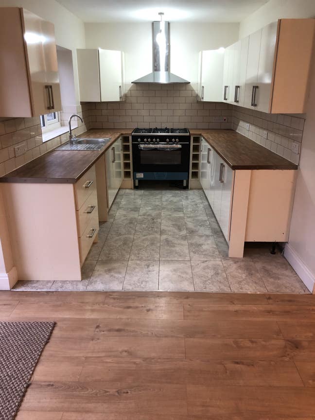 ** Brand New House ** Large En Suite Room ** Main Photo