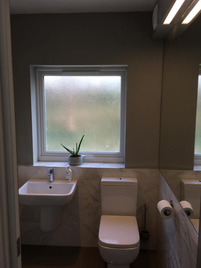 *MON- FRI only* - Double room  Main Photo