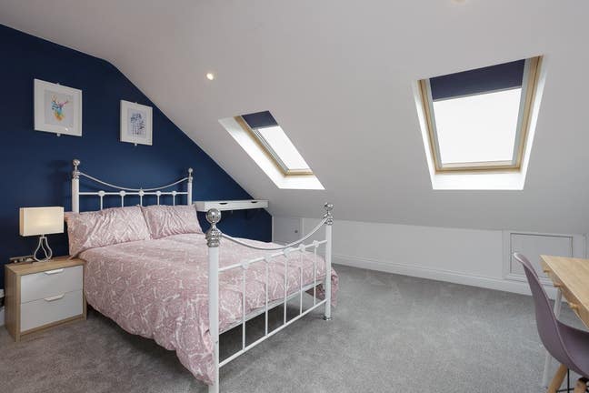 Huge Double Loft Room with Ensuite Main Photo
