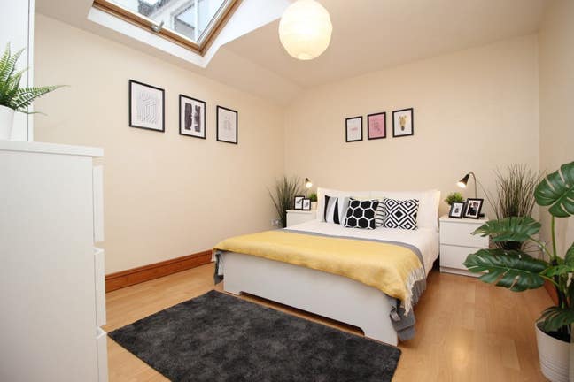 * Bath Road * Large Double Room * Great Location  Main Photo