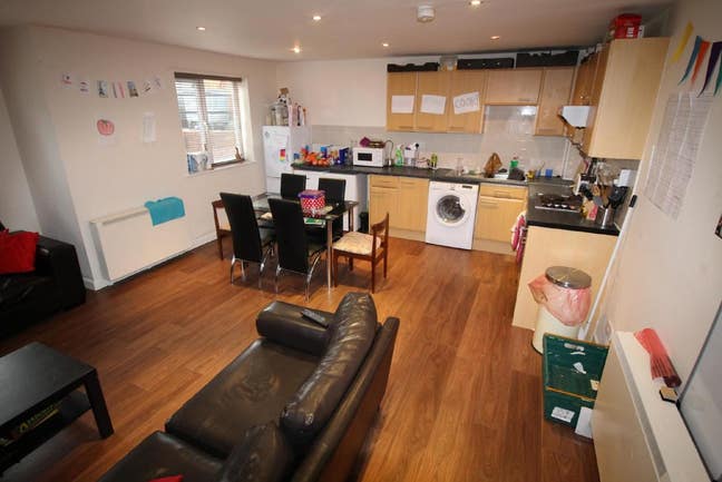 🌟Last Cheap Room on Cardigan Road 🌟  Main Photo