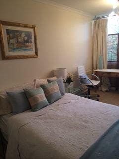 Bright and spacious room own bathroom Main Photo