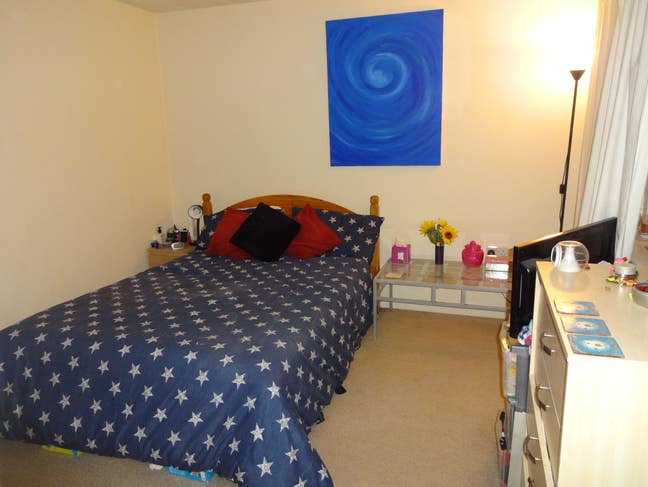 Nice & Bright Double Room En-Suite in Hampton Main Photo