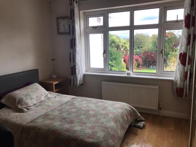 Cosy Double Bedroom in quiet Residential Area Main Photo