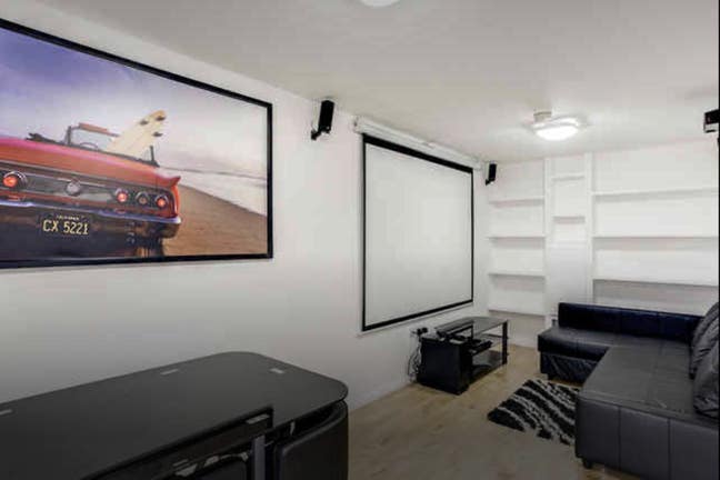 Two large bedrooms in flat in Greenwich  Main Photo