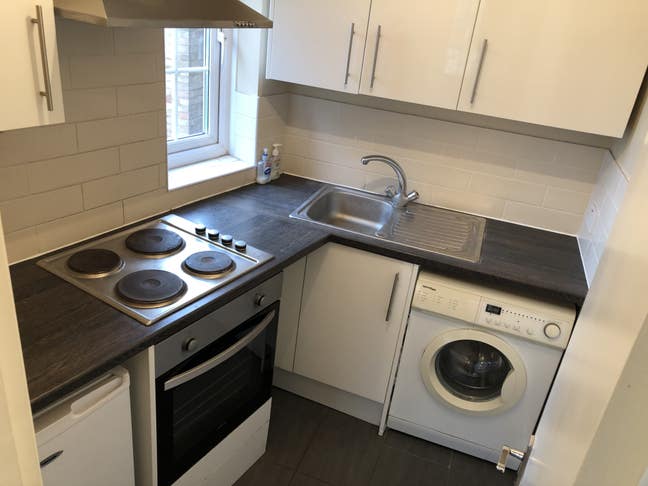 Good Sized Studio Flat | Available Now | N22 Main Photo