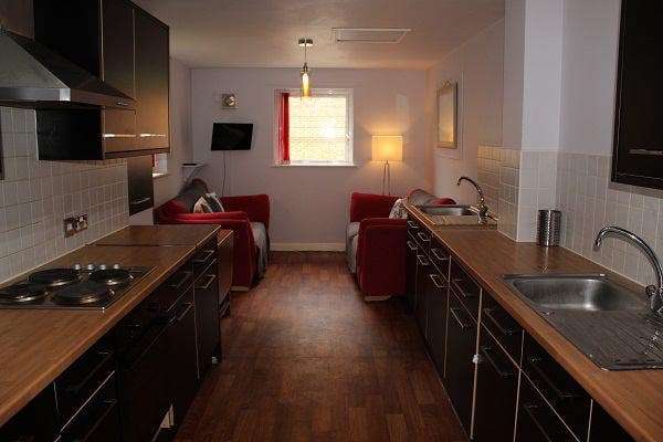 Close to City Centre - Includes bills and C/Tax Main Photo