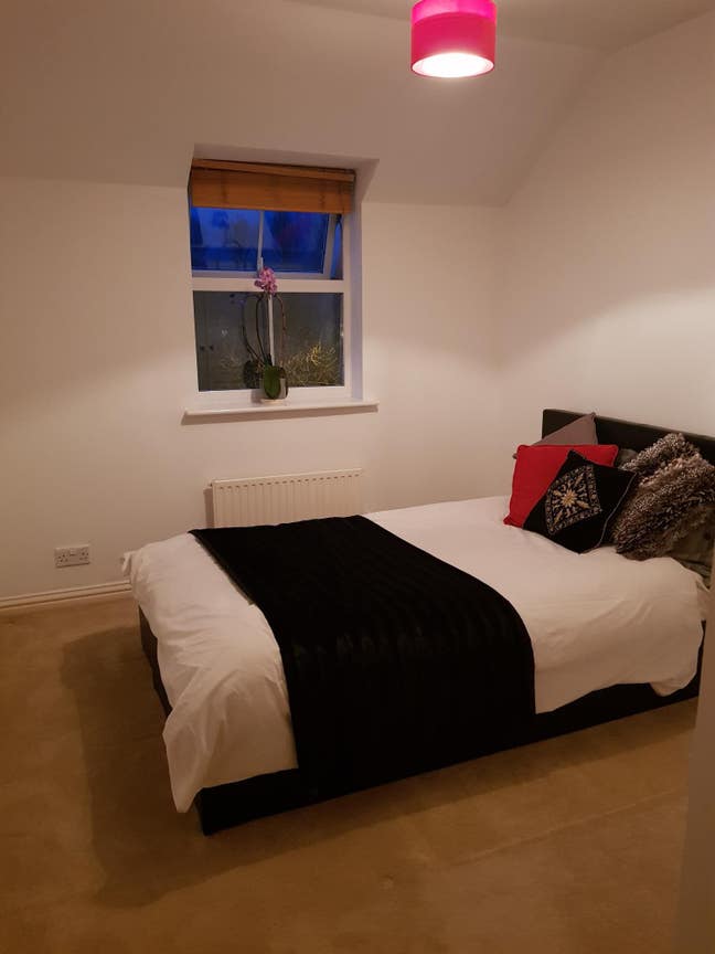 Double Room in Modern house in Pinner - Bills inc Main Photo