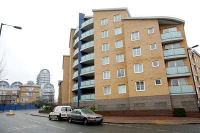 Large double en-suite room in spacious flat Main Photo