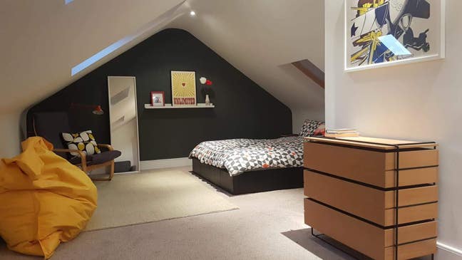Large furnished room in family home -  town centre Main Photo