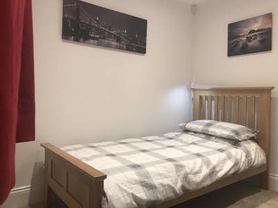 Short term only - refurb'd flat off town centre Main Photo