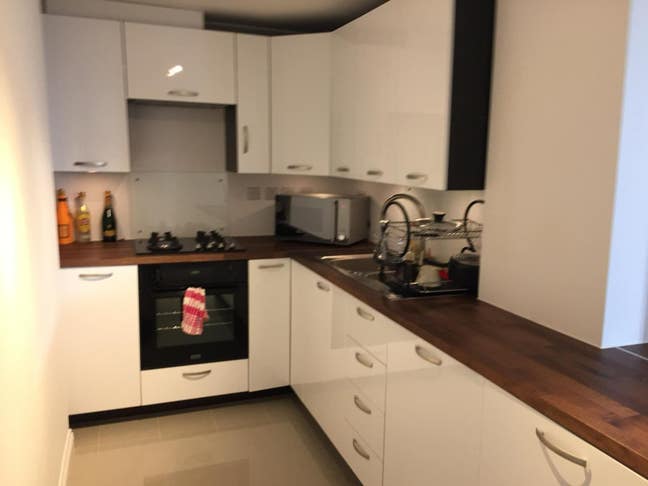 ⭐Modern En-Suite Room on Carlton Crescent Road ⭐ Main Photo