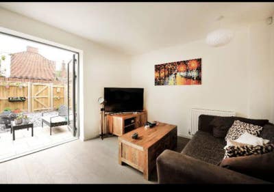 Double Room Ensuite (Aug until end of October) Main Photo