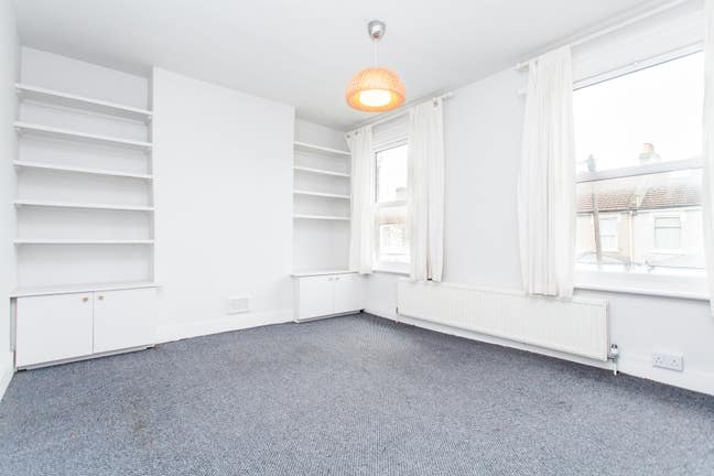 Amazing spacious 1/2 double bedroom flat  Main Photo