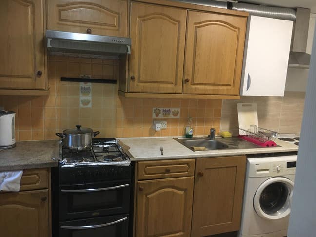 Large Single Room Furnished  Main Photo