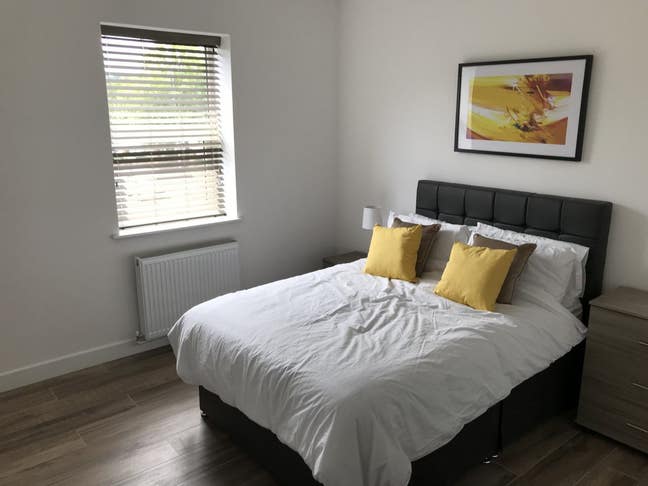 Studio Flat and 2 Connecting Rooms Main Photo
