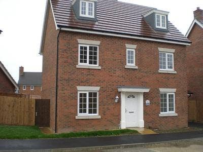 One single room 455pcm available november 10th  Main Photo