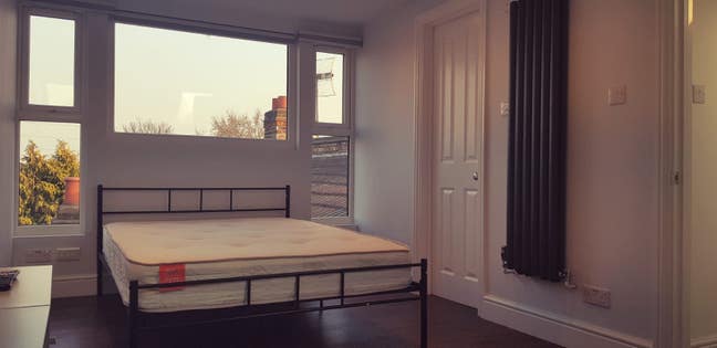 Double Room with En suite  Main Photo