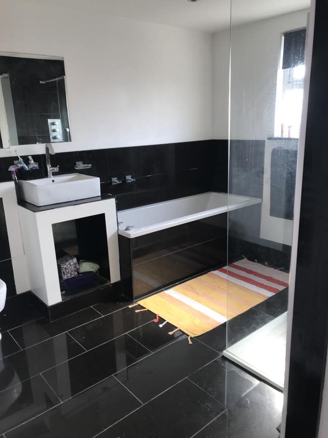 Gorgeous large  private en-suite loft room Main Photo