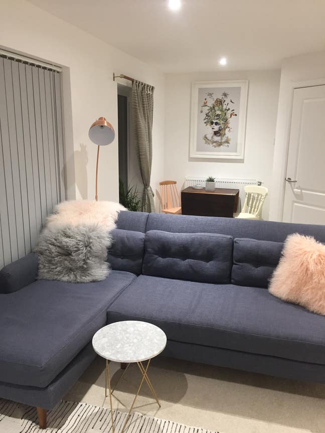 Double room in central apartment  Main Photo