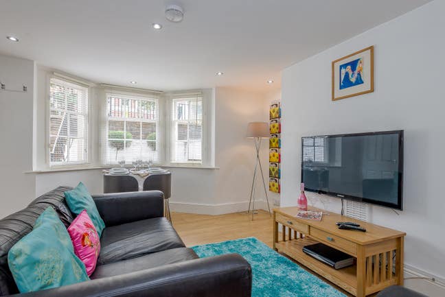 ❤️Luxury One Bed Flat Great Location Parking ❤️ Main Photo