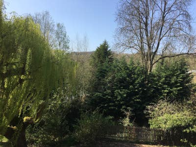 Dual level, 2 bed apartment with green views Main Photo