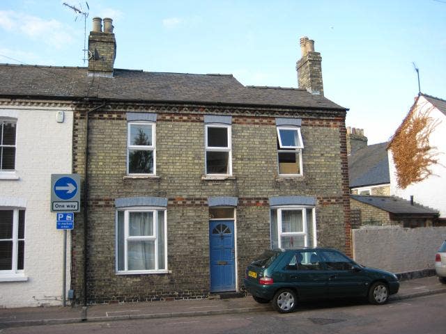 Large double room in shared house off Mill Road Main Photo