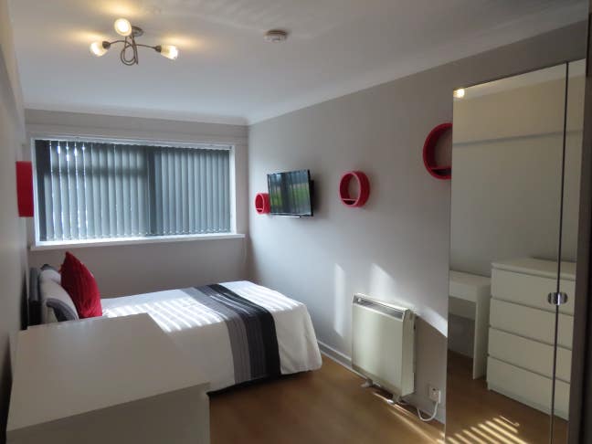 LAST LARGE double room - 4bed flat Shirley Main Photo