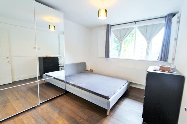 Bills inc private bath double bedroom Main Photo