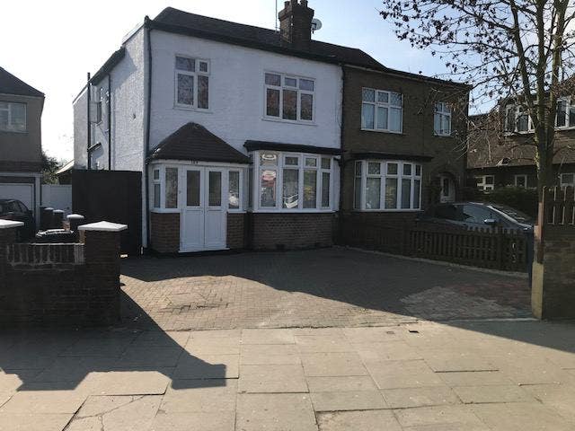 Northolt Double Ensuite Room  in Shared House  Main Photo