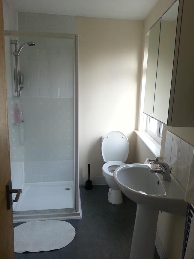 Ensuite room and Single room Bedford town centre Main Photo