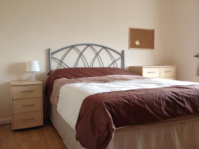 Double room to let. Central Main Photo