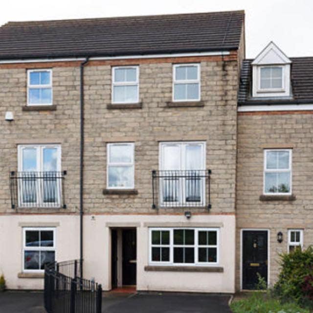 Dont Miss This Double Rm  + Bathroom Plus Extra Rm Main Photo