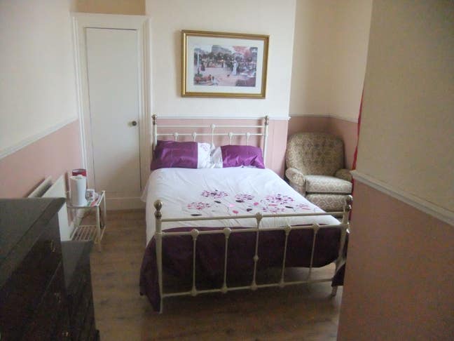 Three Rooms Available in LA14 Main Photo