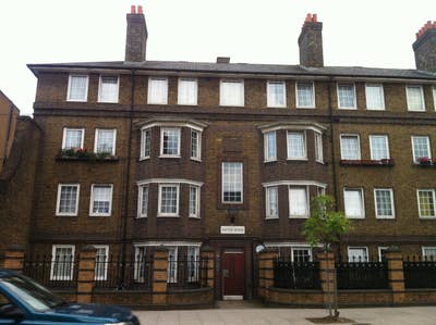Sunny & quiet Bethnal Green room 2mins from tube Main Photo