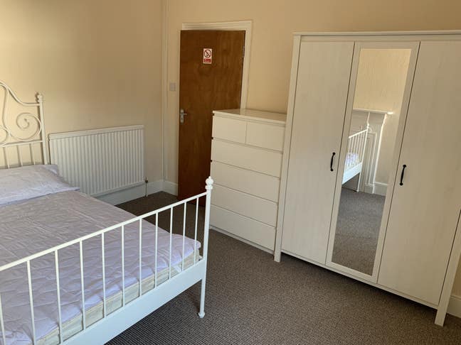 Beautiful Double Room, Woodgrange Drive, Southend Main Photo
