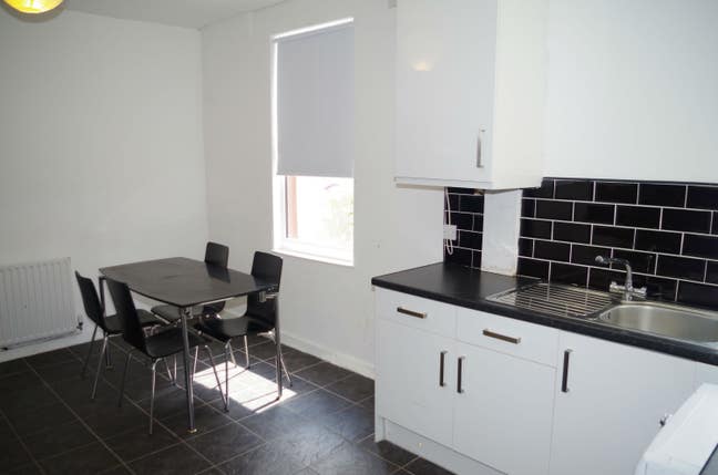5 Bedroom Student Houseshare - Boswell Street, L8 Main Photo