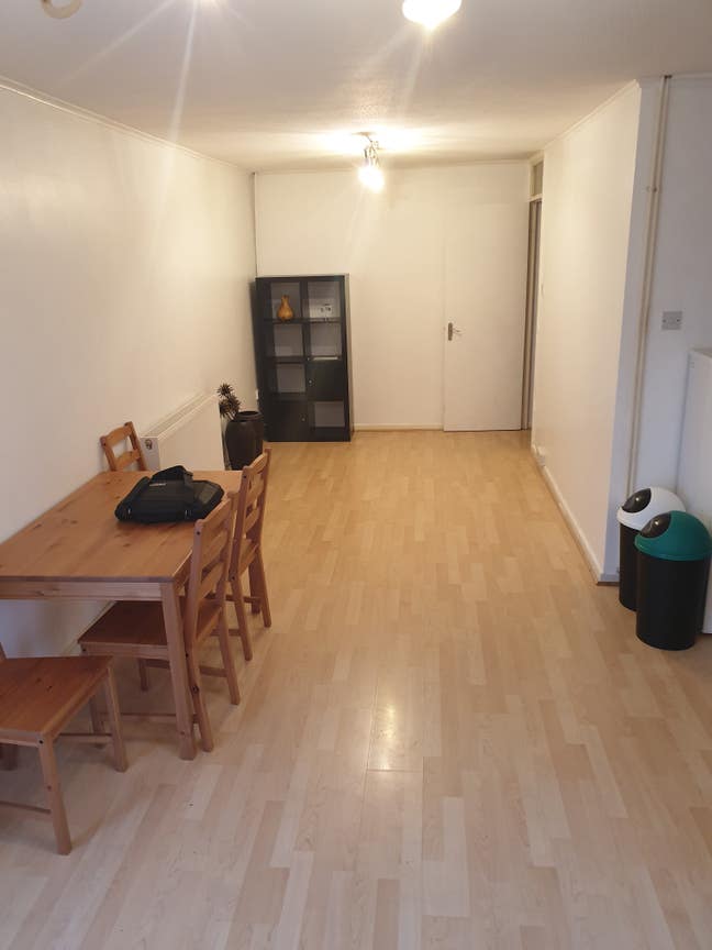 Large 1 Bed Flat, CB4 Main Photo
