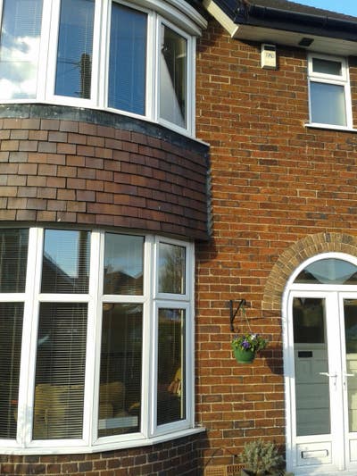 Very clean large double room close to town centre Main Photo