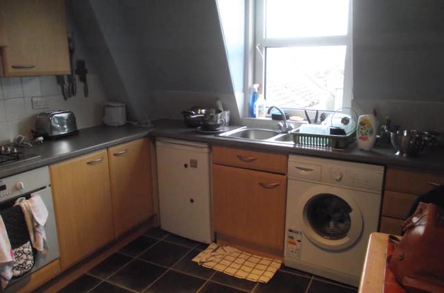 Double room in Flat, town centre available Main Photo