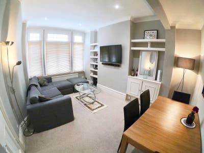 All Inclusive Double Room in Clapham London Main Photo