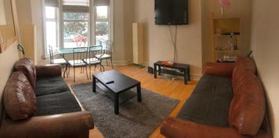 Perfect  location/ Professional Tenants Main Photo