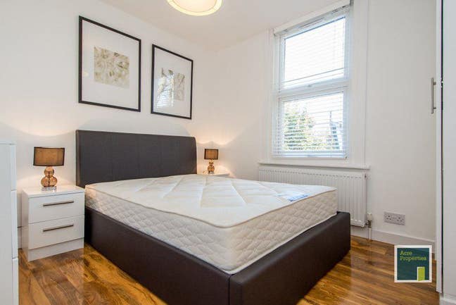 Z2 prof share. 1 double bedroom ALL bills/WiFi/TV Main Photo