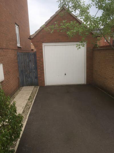 Doncaster lakeside ground floor rooms x2  Main Photo