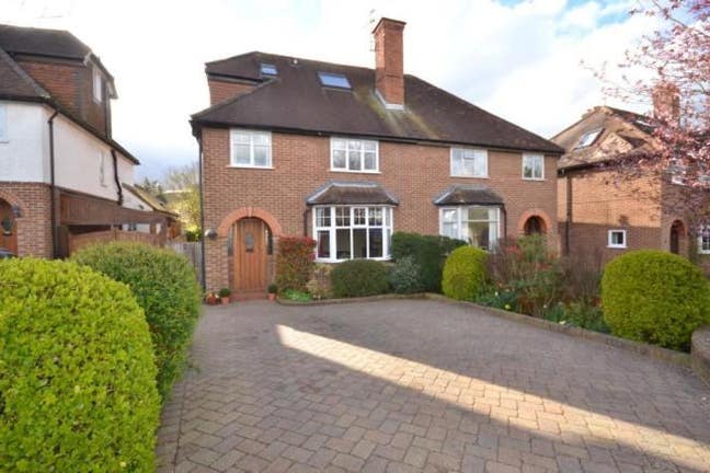 1 DOUBLE bedroom available at  Irwin Rd Main Photo
