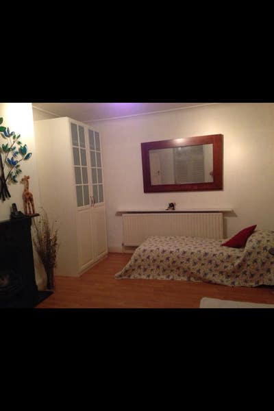 Modern,relaxed and quiet lovely house share  Main Photo