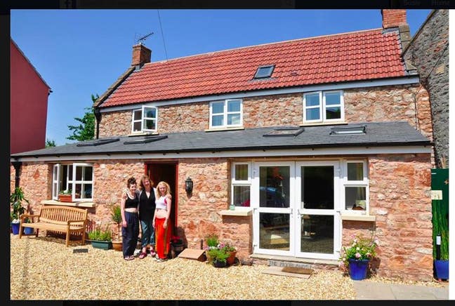 Large double room in pretty cottage, Easton, Wells Main Photo