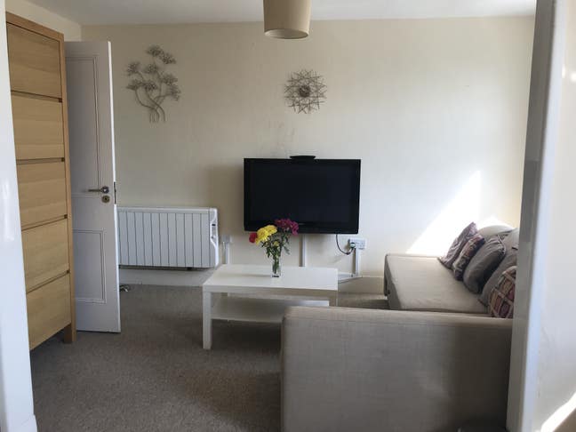 Fully furnished king size rooms and ensuite Main Photo