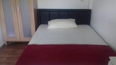 Double bedroom close to Lewisham Shopping Center Main Photo