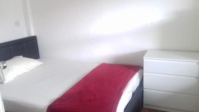Double bedroom close to Lewisham Shopping Center Main Photo